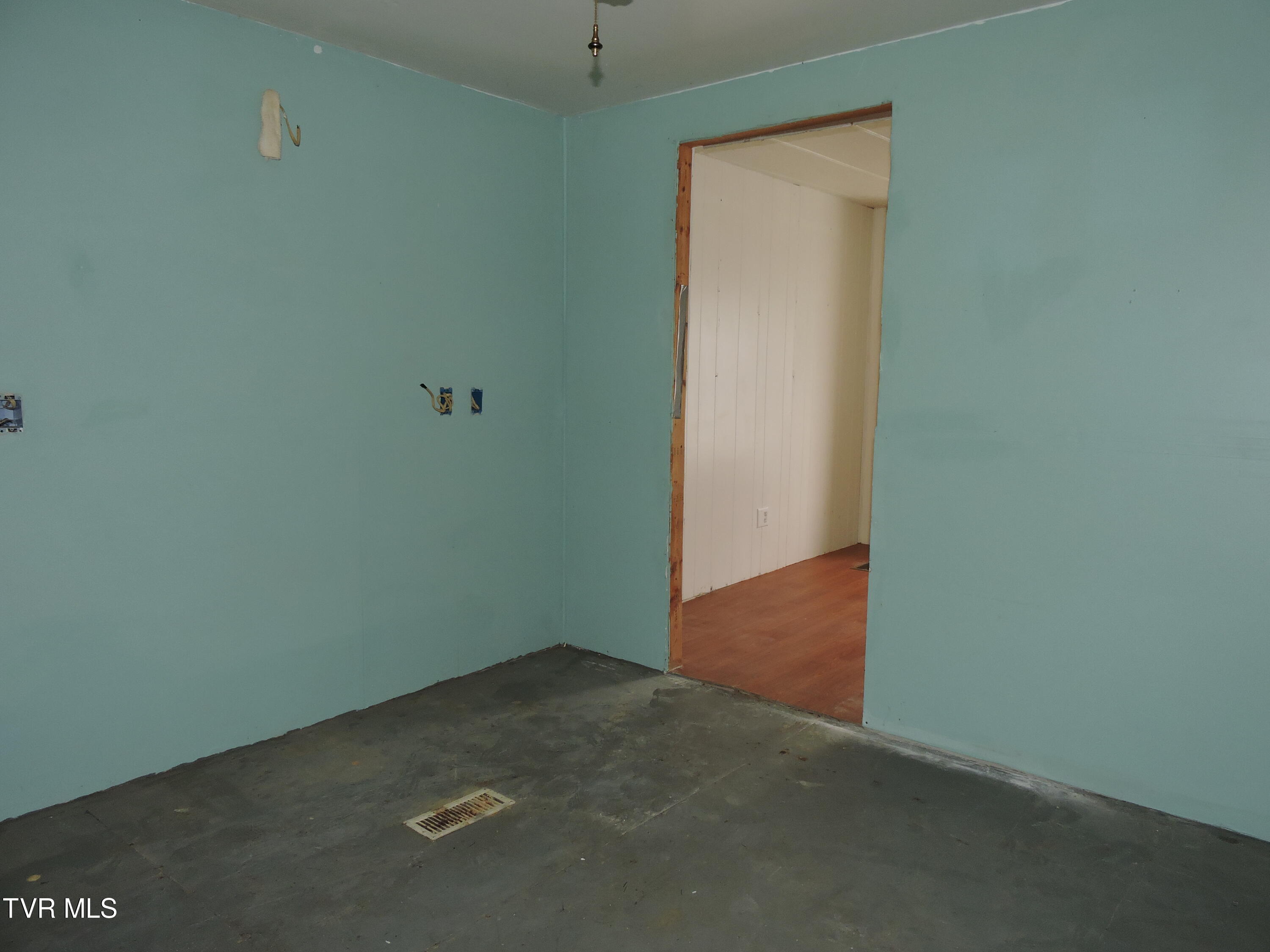 Coeburn, Virginia 24230, United States, 3 Bedrooms Bedrooms, ,1 BathroomBathrooms,Residential,Pending,58100