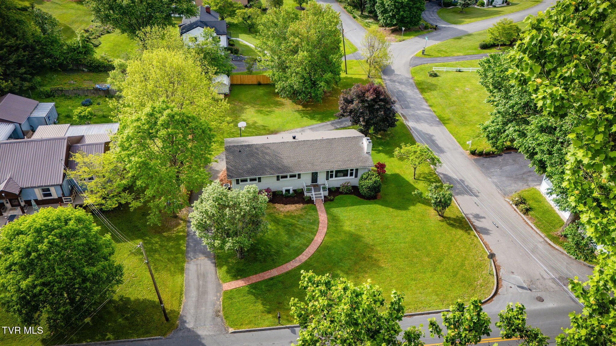 541 Vance Drive, Bristol, Tennessee image 38