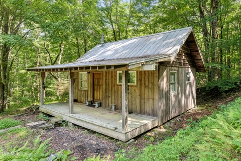 Homes For Sale - TBD Rustic Log Cabin Lane<br/> Roan Mountain, TN 37687