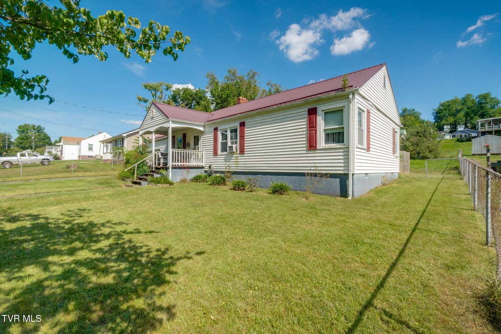 Photo of 2518 Shelby Street, Bristol, TN 37620 (MLS # 9999067)