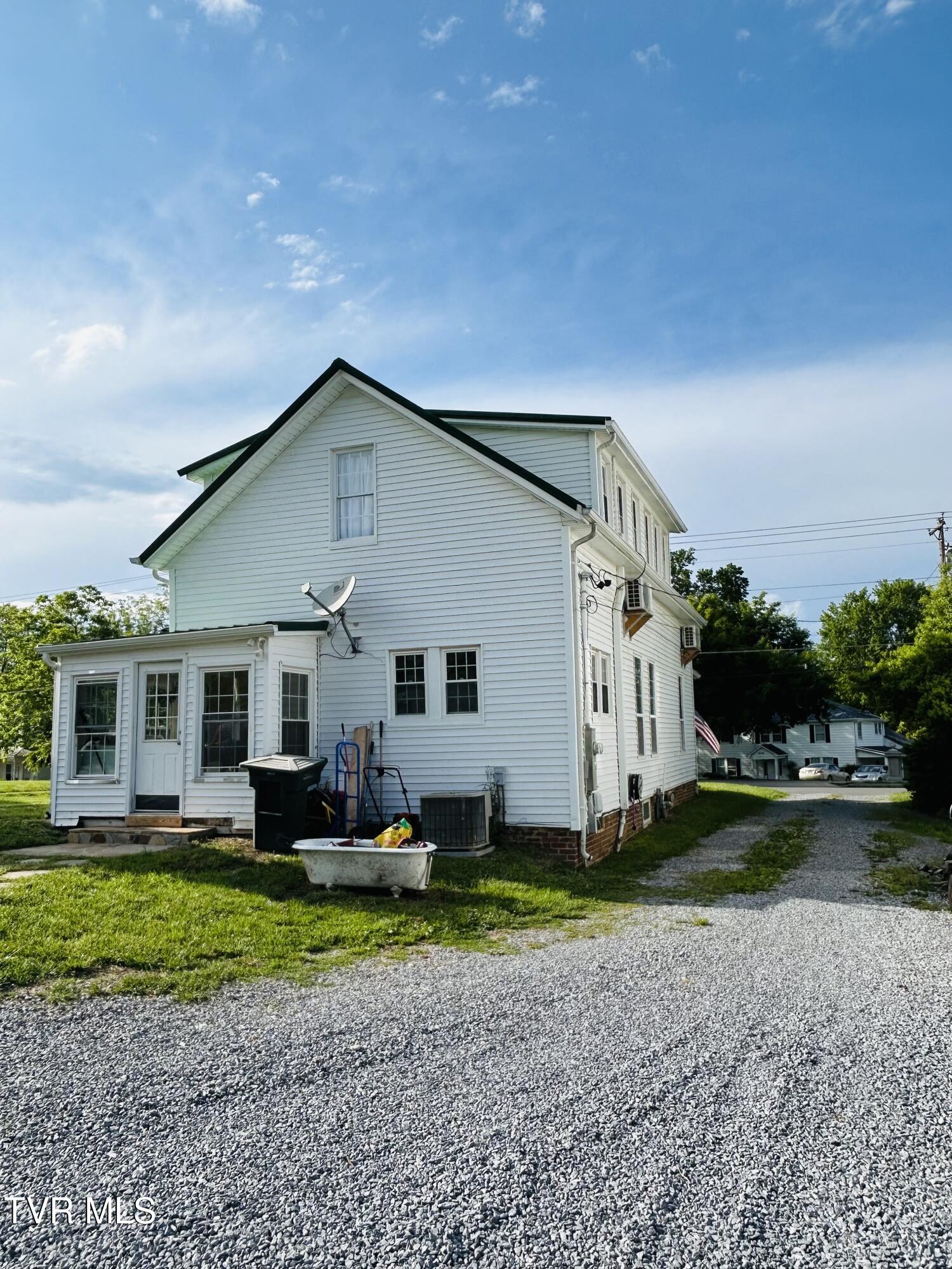 407 Irish Street, Greeneville, Tennessee image 3