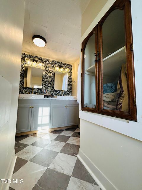 Tiny photo for 407 Irish Street, Greeneville, TN 37743 (MLS # 9980065)