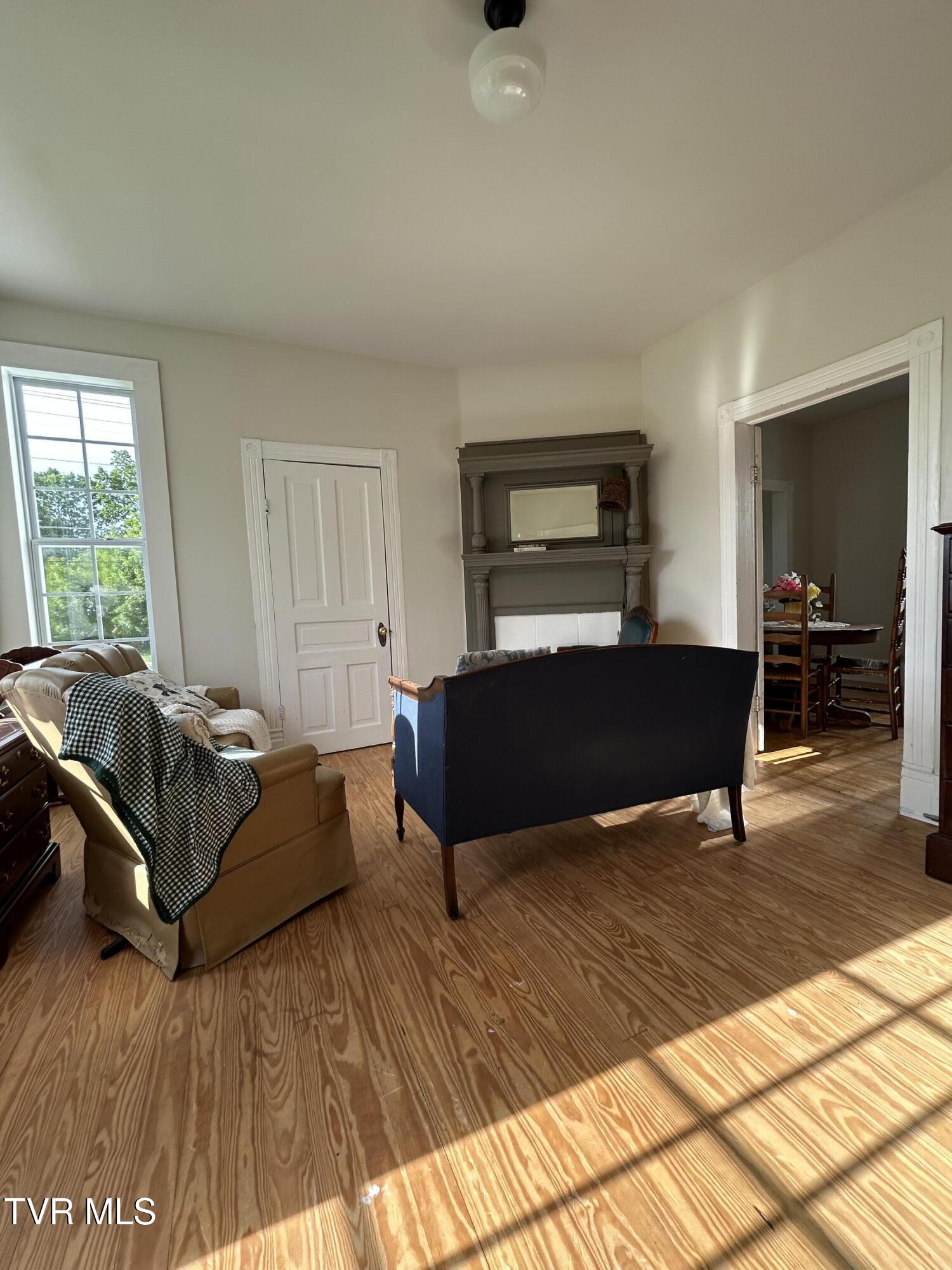 407 Irish Street, Greeneville, Tennessee image 24
