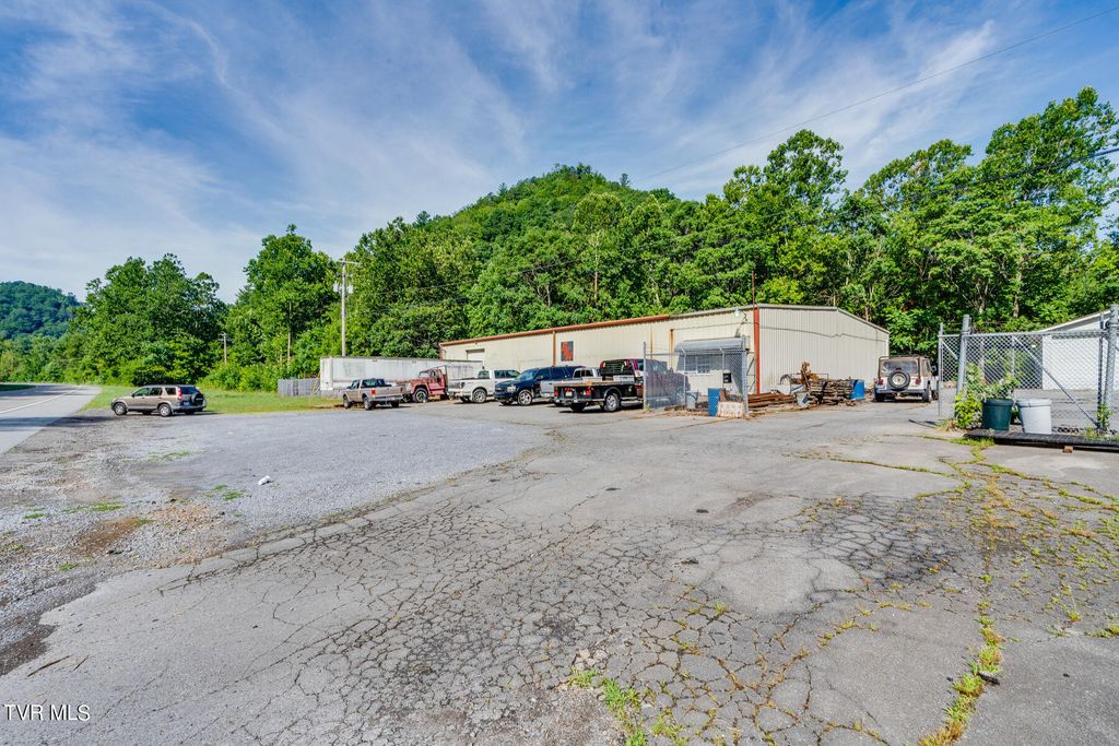 Photo of 5560 Highway 19-E, Hampton, TN 37658 (MLS # 9969046)