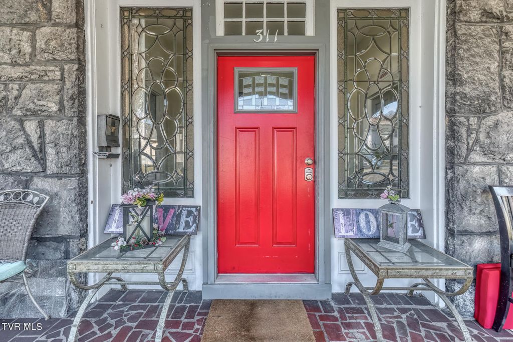 Photo of 311 12th Street, Bristol, TN 37620 (MLS # 9992073)