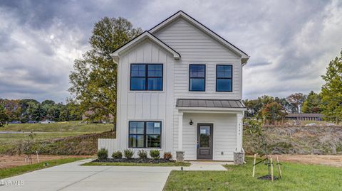 Photo of 4196 Gambrel Oaks Street, Blountville, TN 37617 (MLS # 9988622)