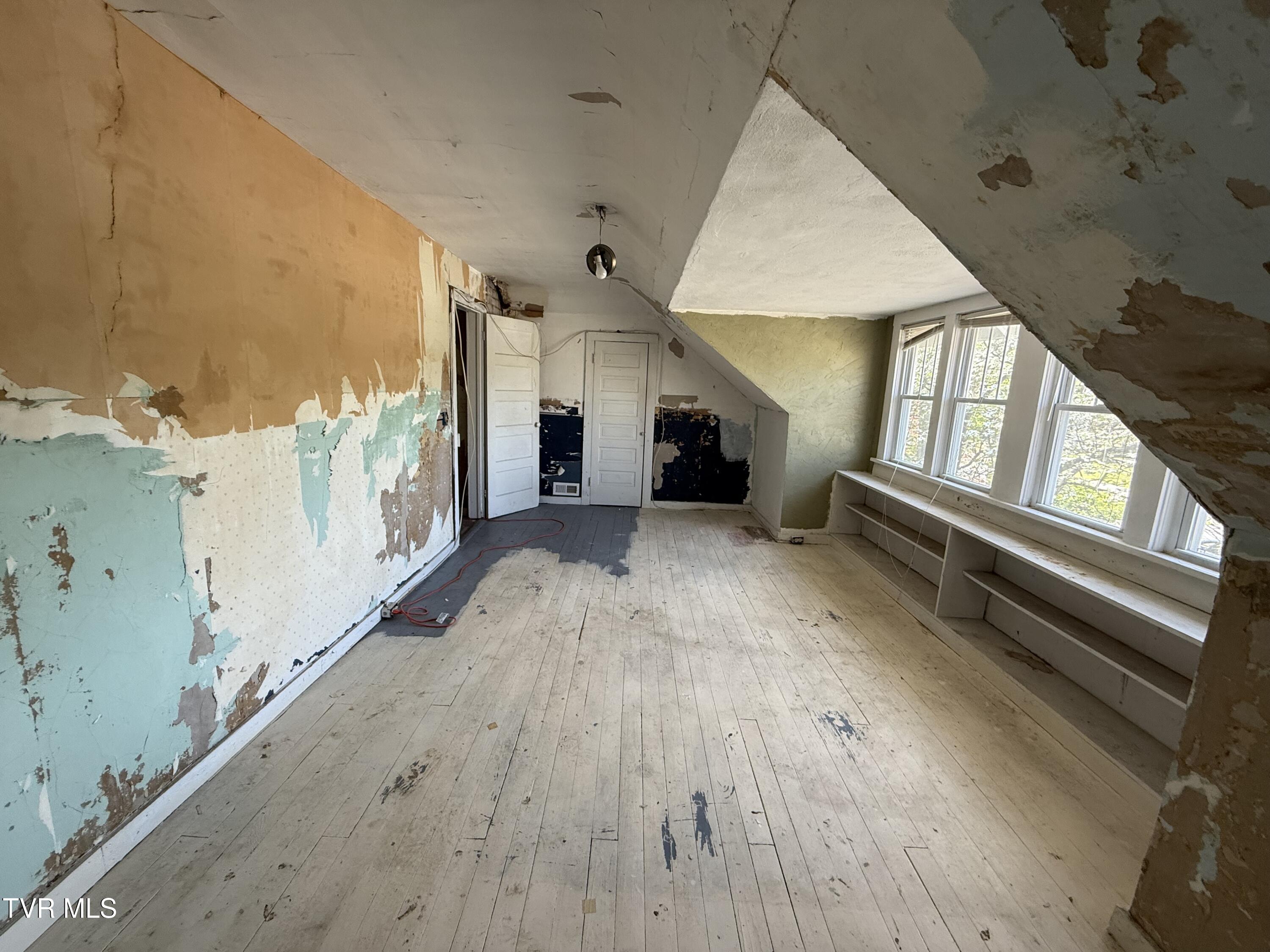 214 Sycamore Street, Elizabethton, Tennessee image 37