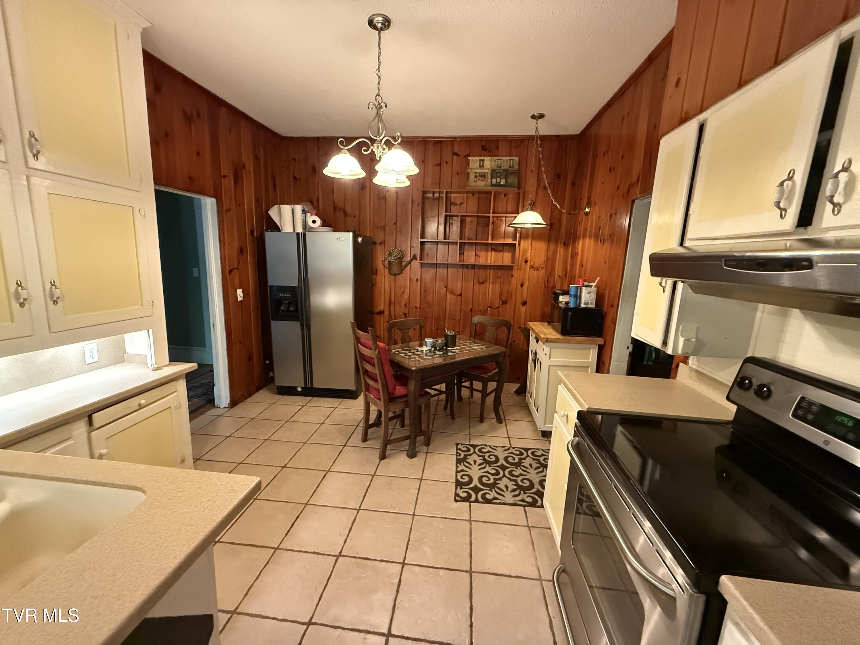 214 Sycamore Street, Elizabethton, Tennessee image 16
