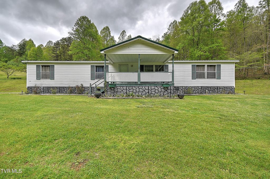 Photo of 903 Flatwoods Road, Coeburn, VA 24230 (MLS # 9994613)