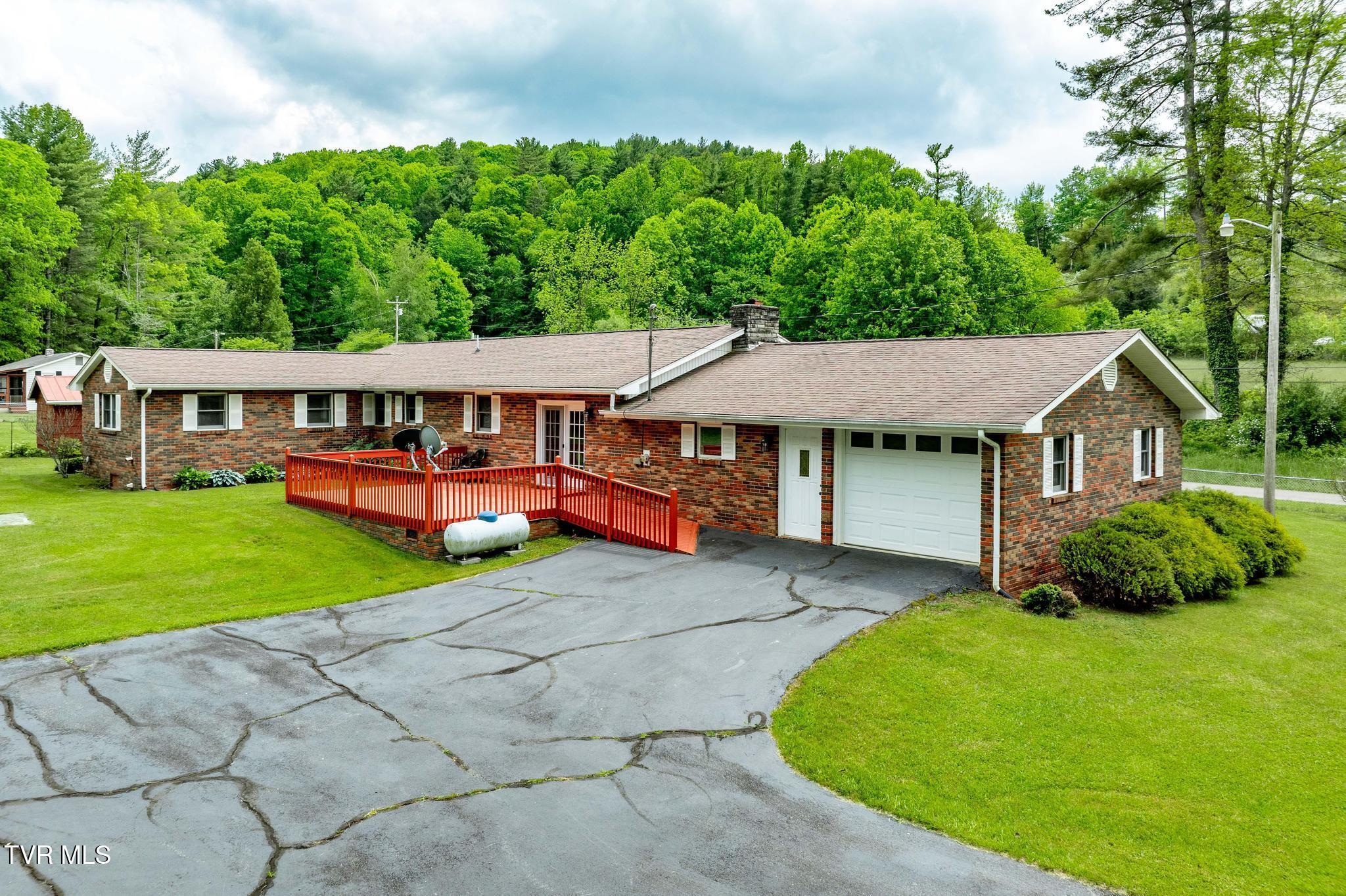 1867 Gentry Creek Road, Laurel Bloomery, Tennessee image 7