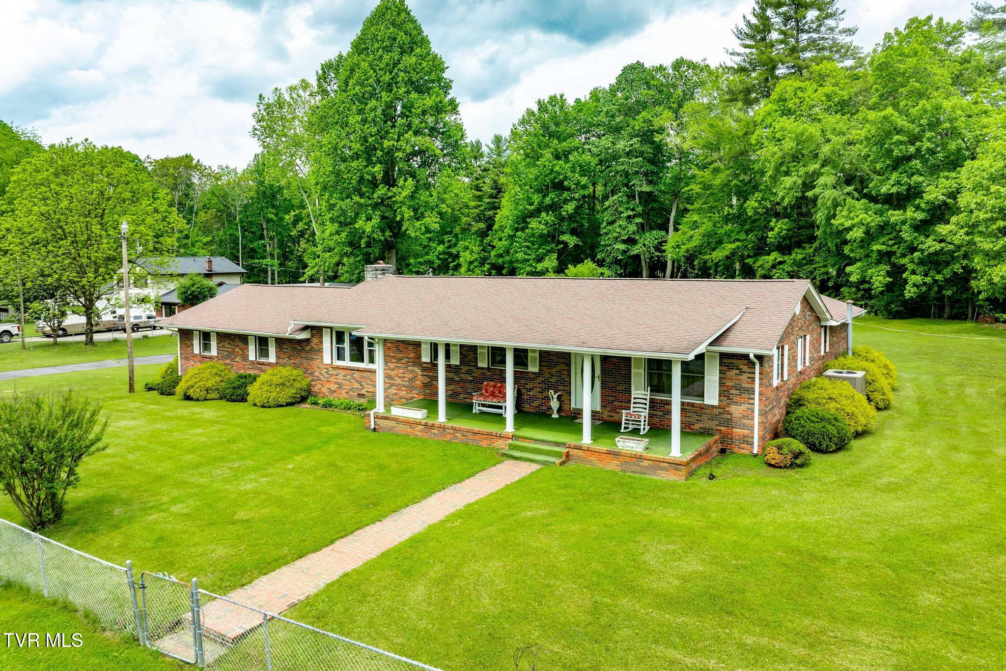 1867 Gentry Creek Road, Laurel Bloomery, Tennessee image 2