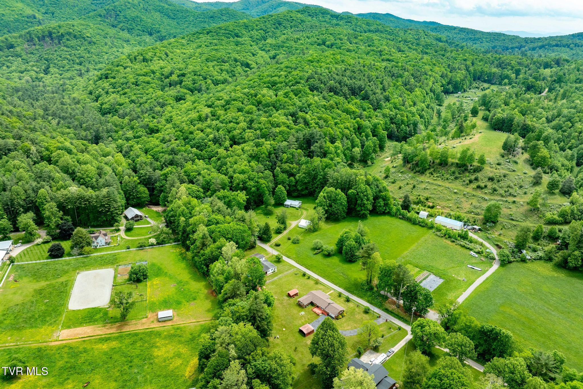 1867 Gentry Creek Road, Laurel Bloomery, Tennessee image 47