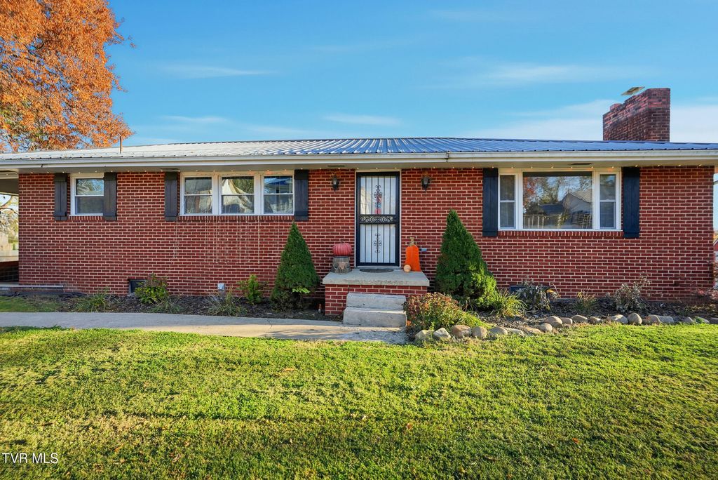 Photo of 432 Dogwood Street, Mount Carmel, TN 37645 (MLS # 9988067)