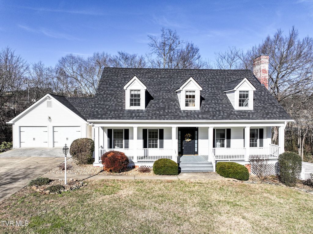 Photo of 104 Magnolia Drive, Greeneville, TN 37743 (MLS # 9989625)