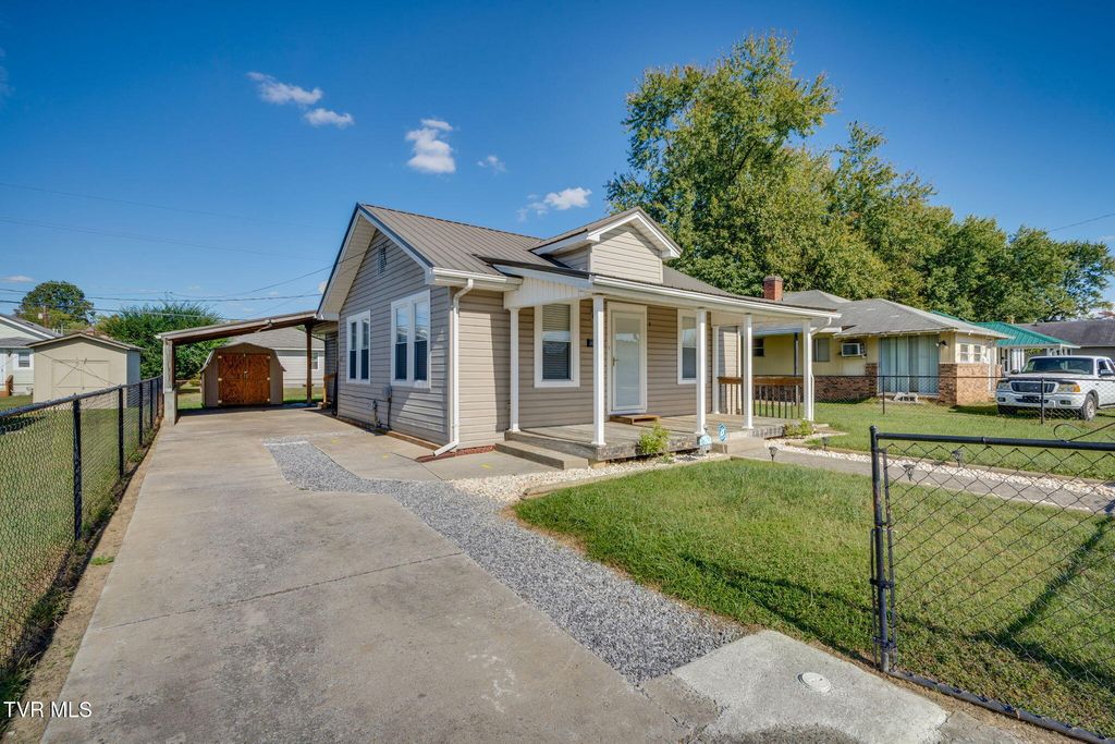 Photo of 1318 Willow Street, Kingsport, TN 37664 (MLS # 9986719)