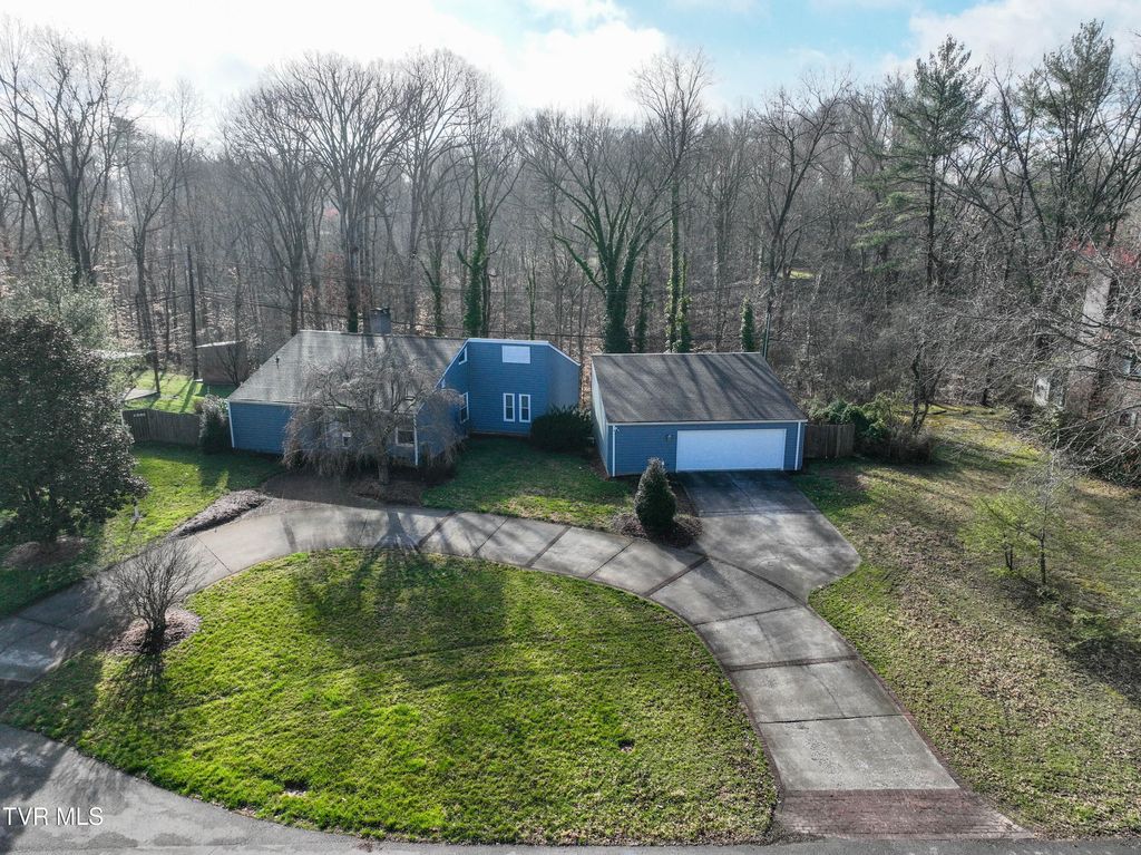 Photo of 1333 Dupont Drive, Kingsport, TN 37664 (MLS # 9992193)