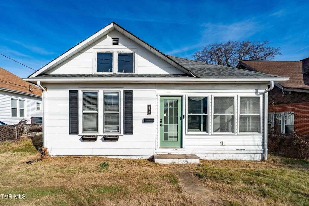 Photo of 625 Fairview Avenue, Kingsport, TN 37660 (MLS # 9989870)