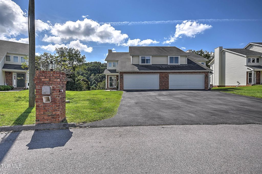 Photo of 140 Robinson Walk Drive #B, Bristol, TN 37620 (MLS # 9991955)