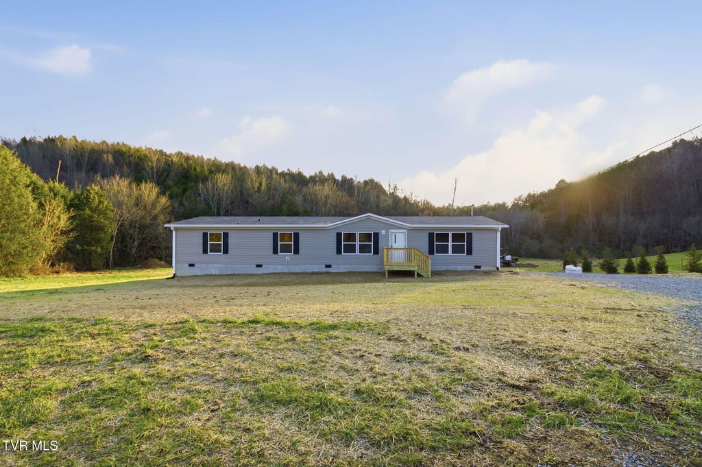 Photo of 185 Union Road, Greeneville, TN 37745 (MLS # 9989249)