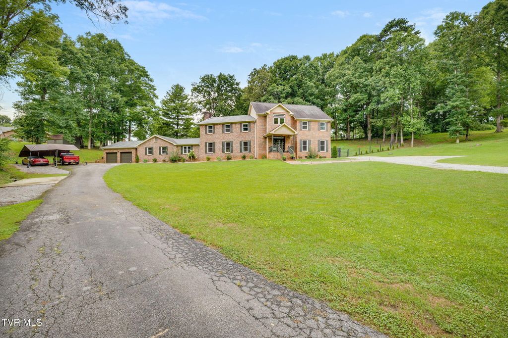 Photo of 45 Link Hills Circle, Greeneville, TN 37743 (MLS # 9998694)