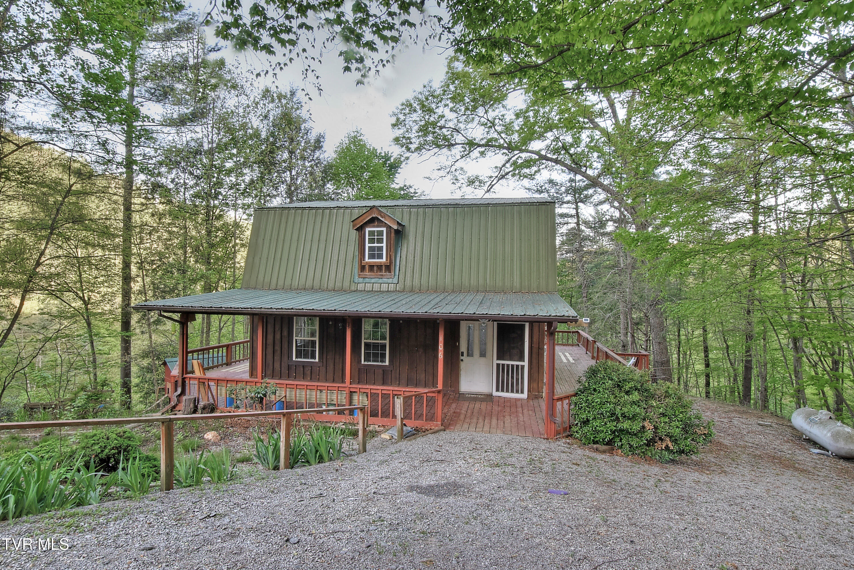 106 Chandler Cove Road, Erwin, Tennessee image 2