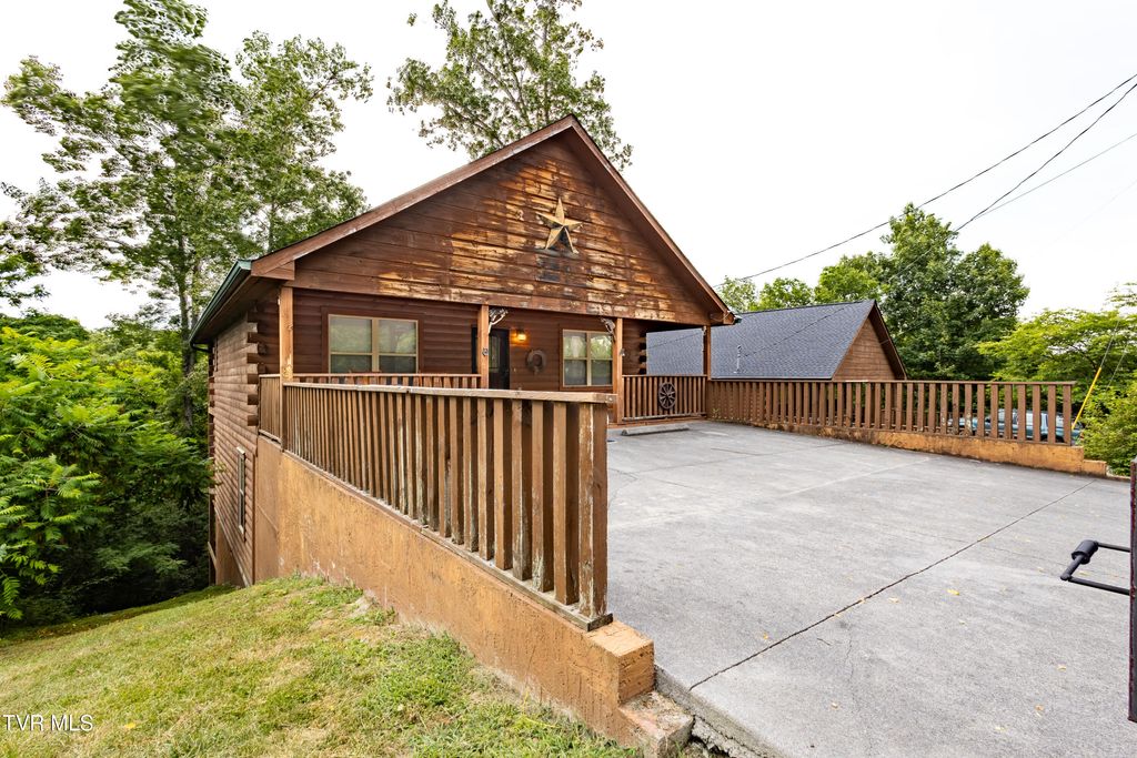 Photo of 440 Oak Sky Way, Sevierville, TN 37876 (MLS # 9982699)