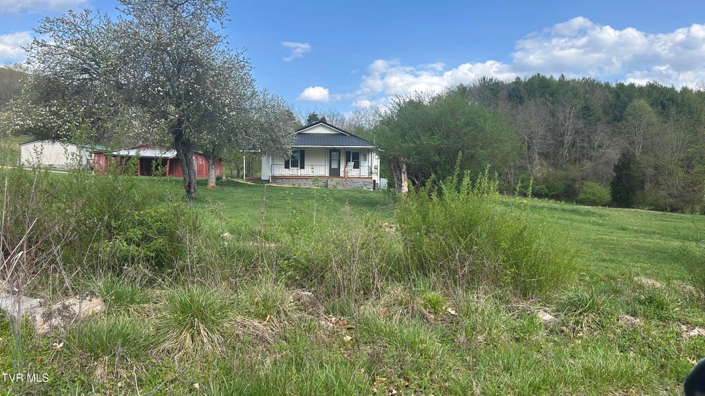 Photo of 104 Basin Road, Elizabethton, TN 37643 (MLS # 10000984)