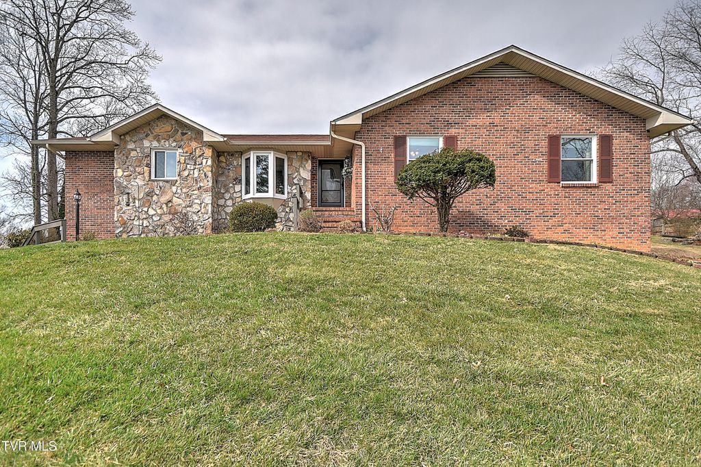 Photo of 113 Fox Hall Circle, Bristol, TN 37620 (MLS # 9992037)