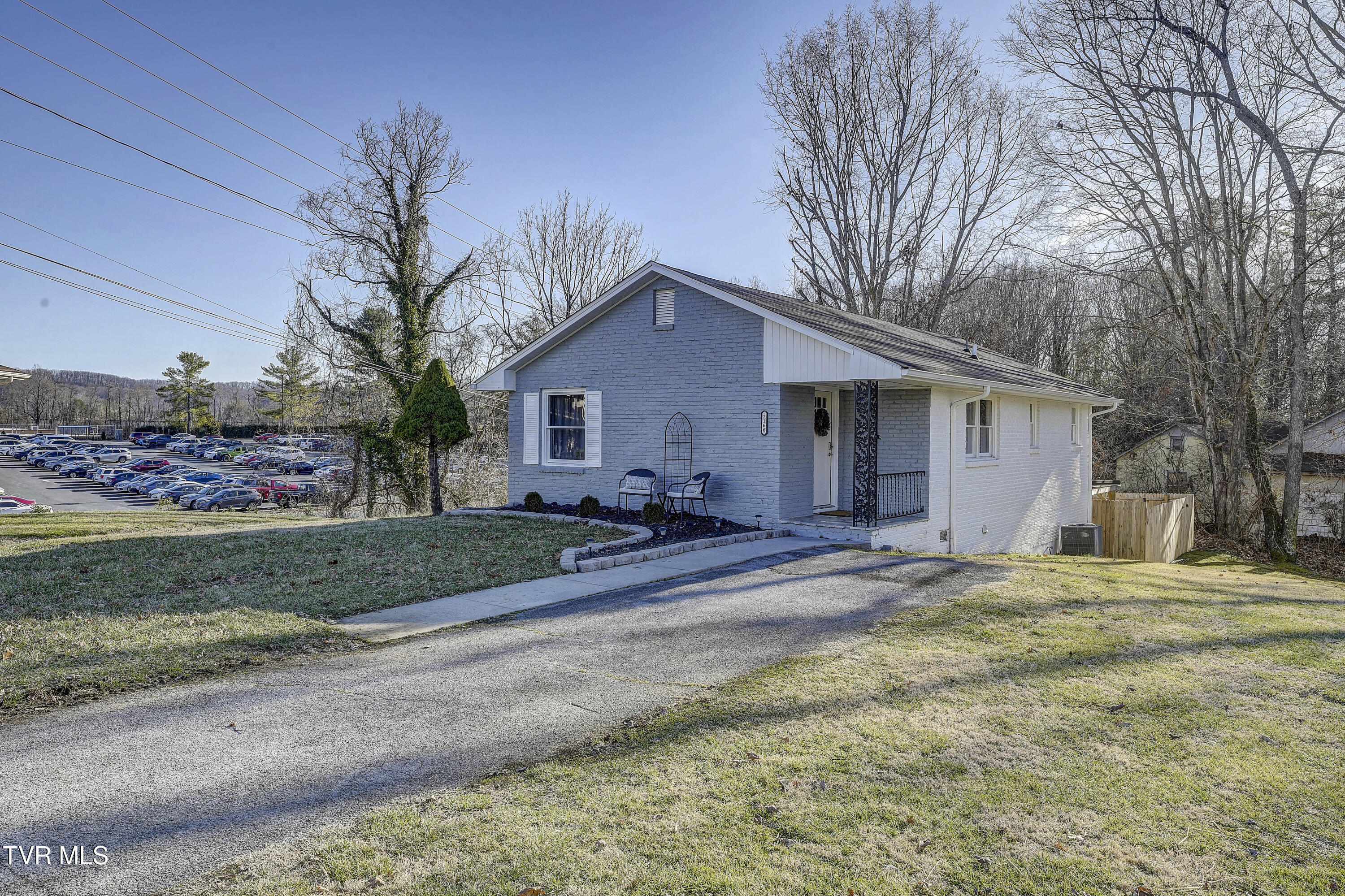 2166 Veda Drive, Bristol, Virginia image 2