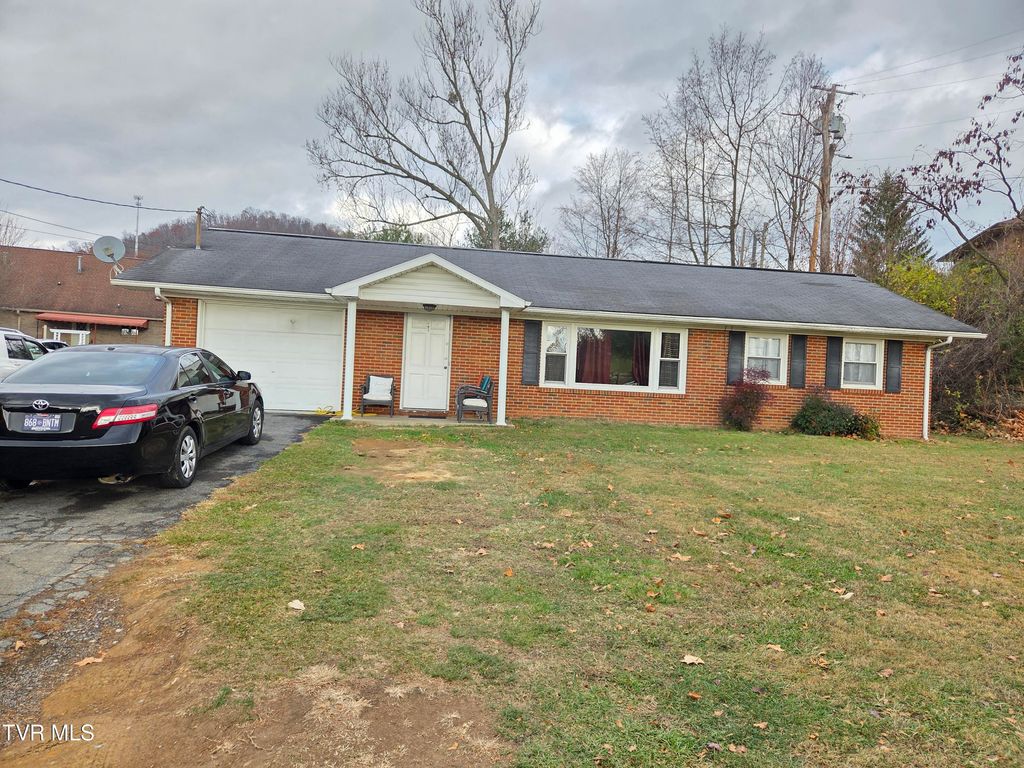 Photo of 1914 Oakland Avenue, Johnson City, TN 37601 (MLS # 9988676)