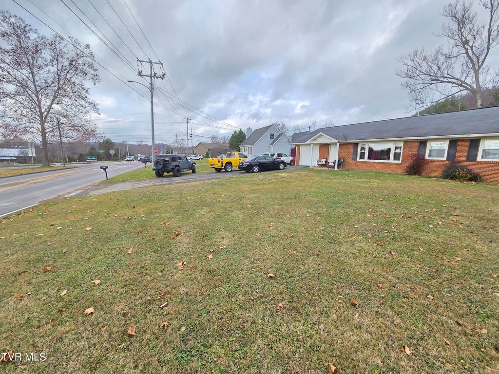 Photo of 1914 Oakland Avenue, Johnson City, TN 37601 (MLS # 9988676)