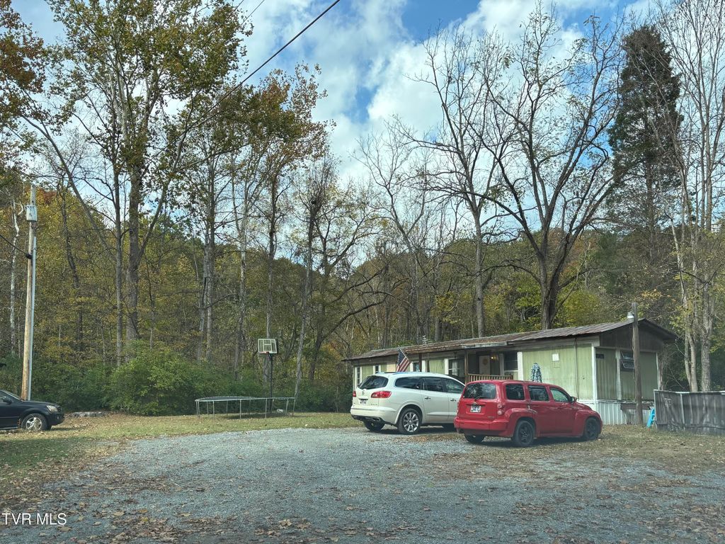 Photo of 164 2nd Avenue, Bristol, TN 37620 (MLS # 9987388)