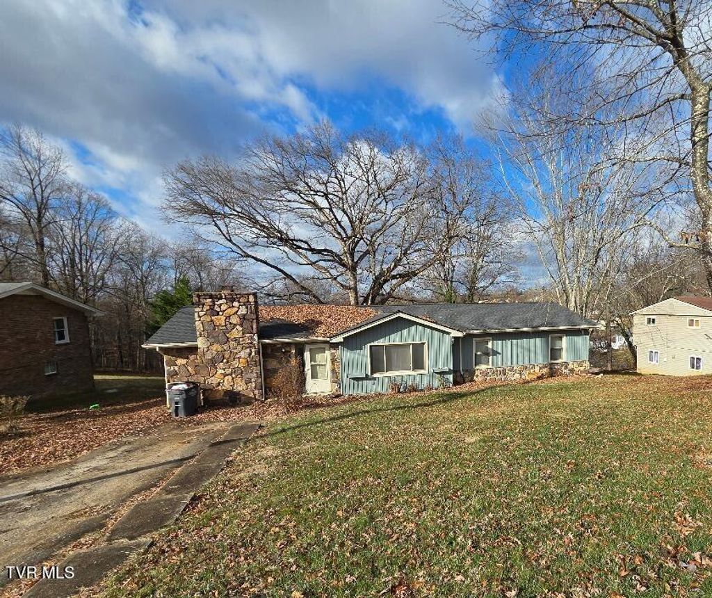 Photo of 1162 Ridgecrest Avenue, Kingsport, TN 37665 (MLS # 9989431)