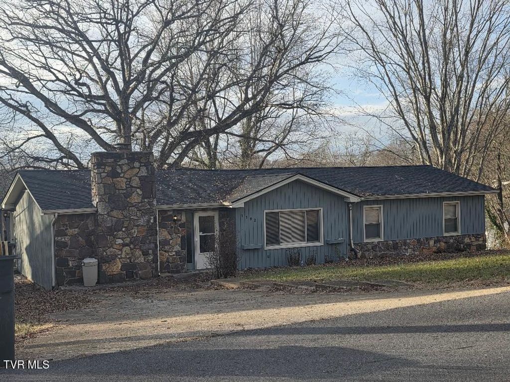 Photo of 1162 Ridgecrest Avenue, Kingsport, TN 37665 (MLS # 9989431)