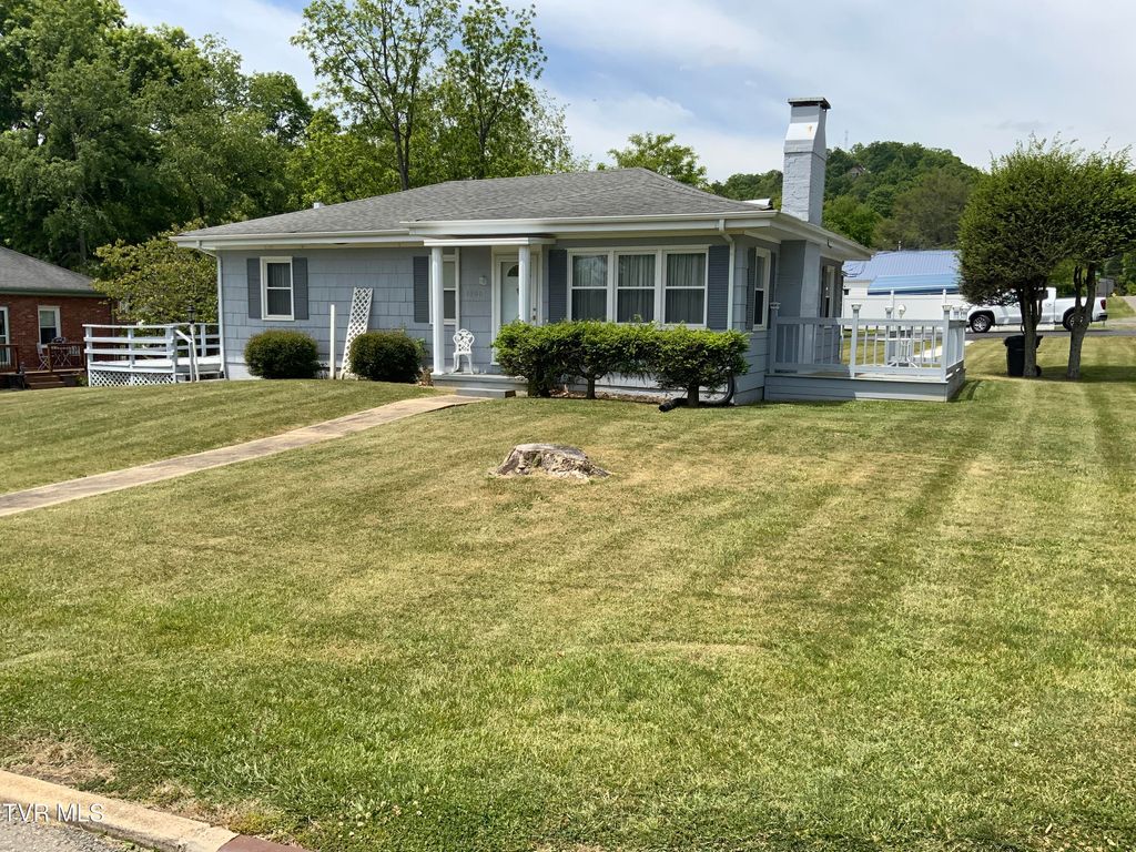 Photo of 1300 Holston Drive, Bristol, TN 37620 (MLS # 9994948)