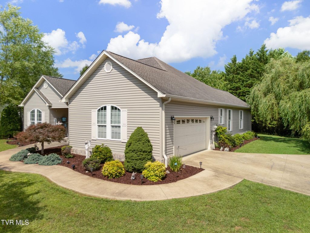 Photo of 311 Harvest Road, Bristol, VA 24201 (MLS # 9998525)