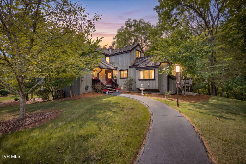 Photo of 137 Columbine Road, Kingsport, TN 37660 (MLS # 10001648)