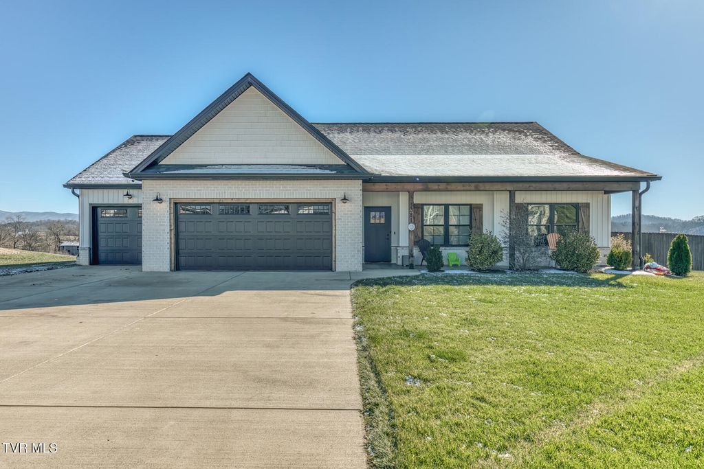Photo of 1381 Orchard View Lane, Piney Flats, TN 37686 (MLS # 9989680)