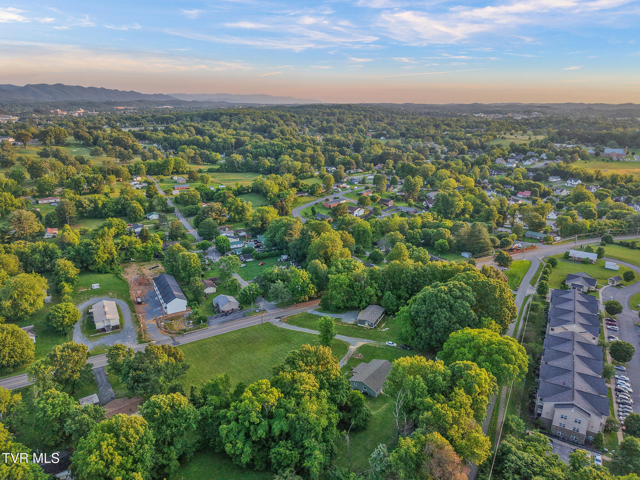 1318 Lakeview Drive, Johnson City, Tennessee image 15