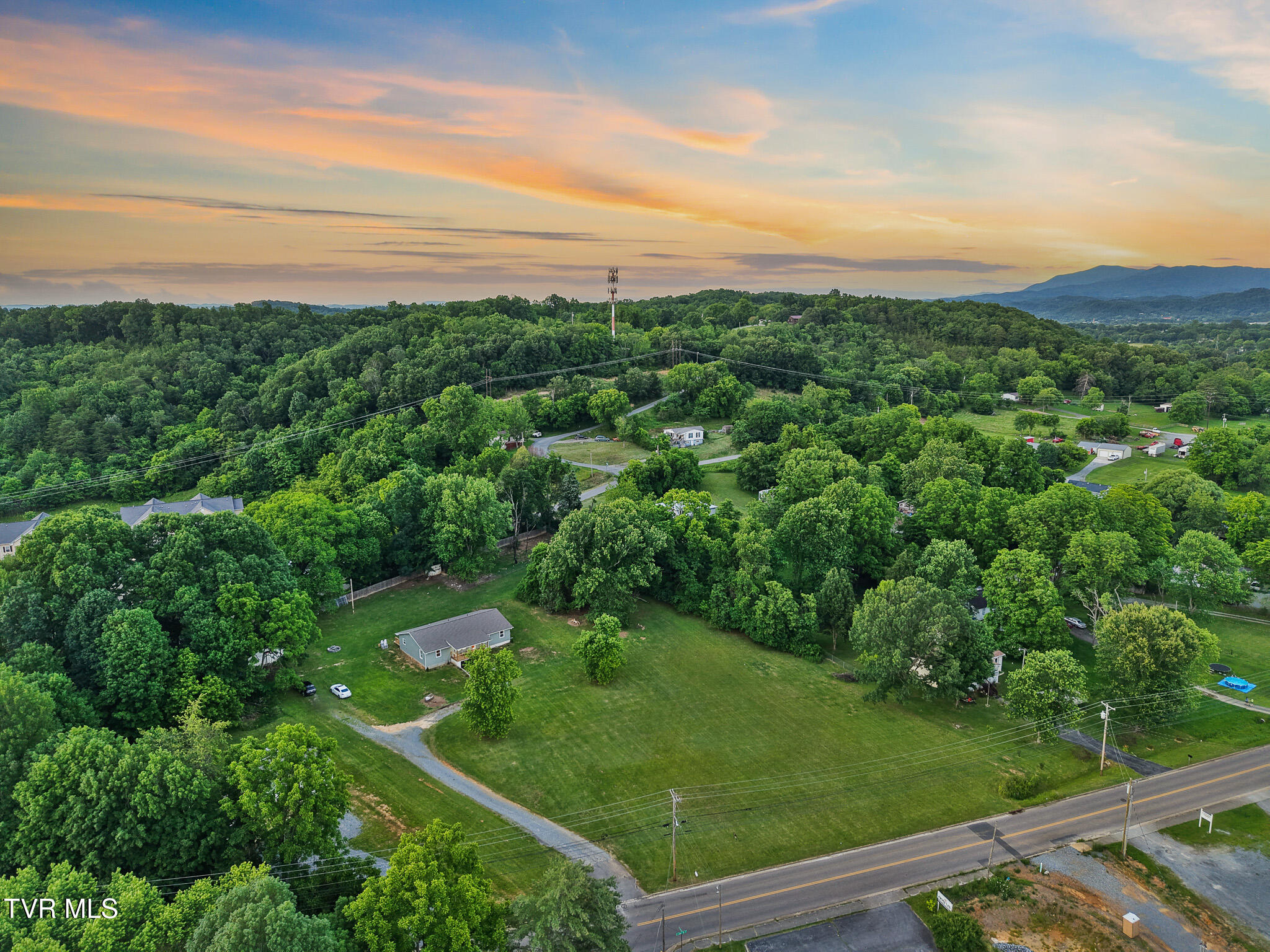 1318 Lakeview Drive, Johnson City, Tennessee image 18