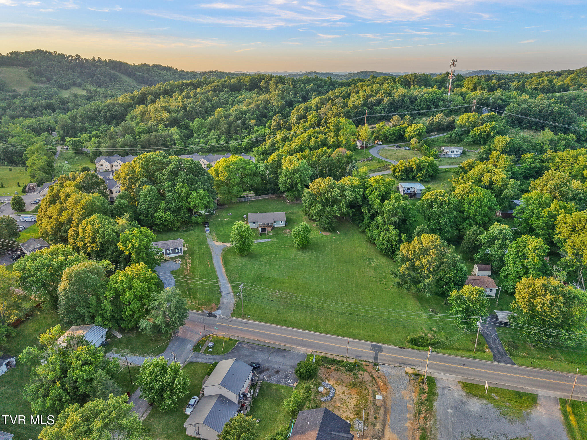 1318 Lakeview Drive, Johnson City, Tennessee image 12