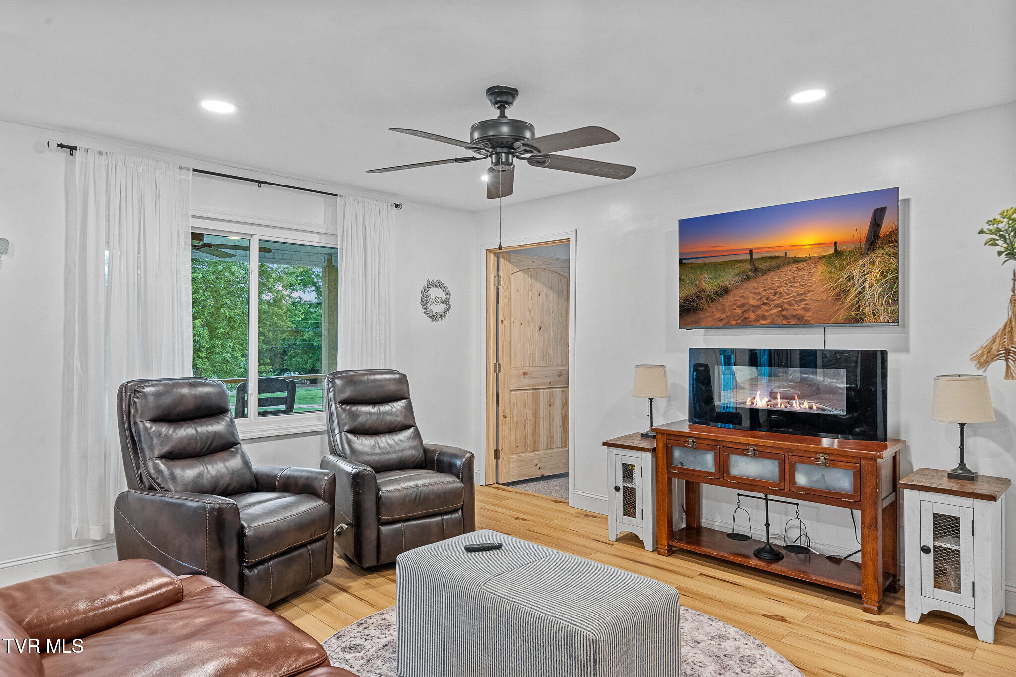 1318 Lakeview Drive, Johnson City, Tennessee image 24