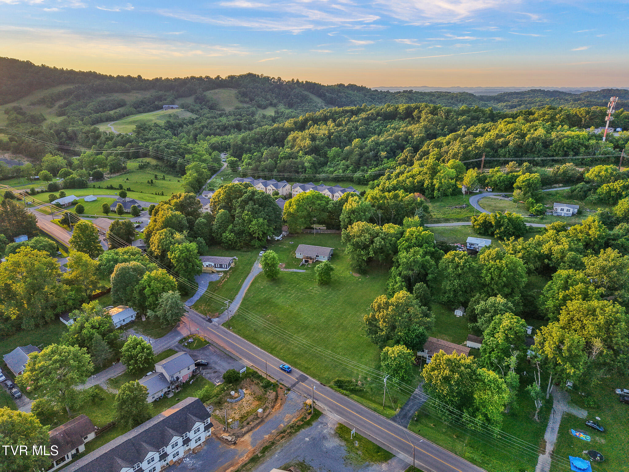 1318 Lakeview Drive, Johnson City, Tennessee image 11
