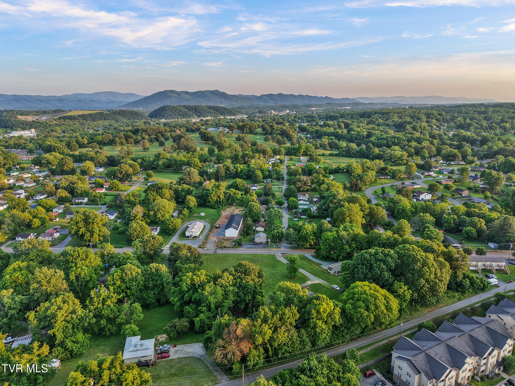 1318 Lakeview Drive, Johnson City, Tennessee image 16