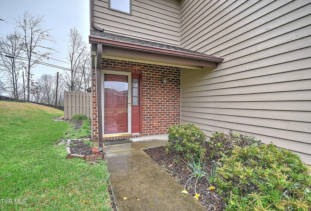 Photo of 248 Willowbend Drive #248, Kingsport, TN 37660 (MLS # 9992322)