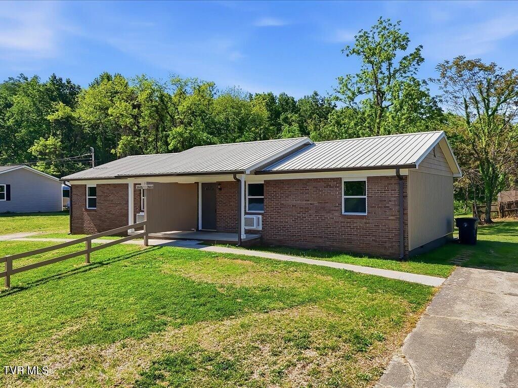 Photo of 2860 Blue Ridge Drive, Morristown, TN 37814 (MLS # 9994581)