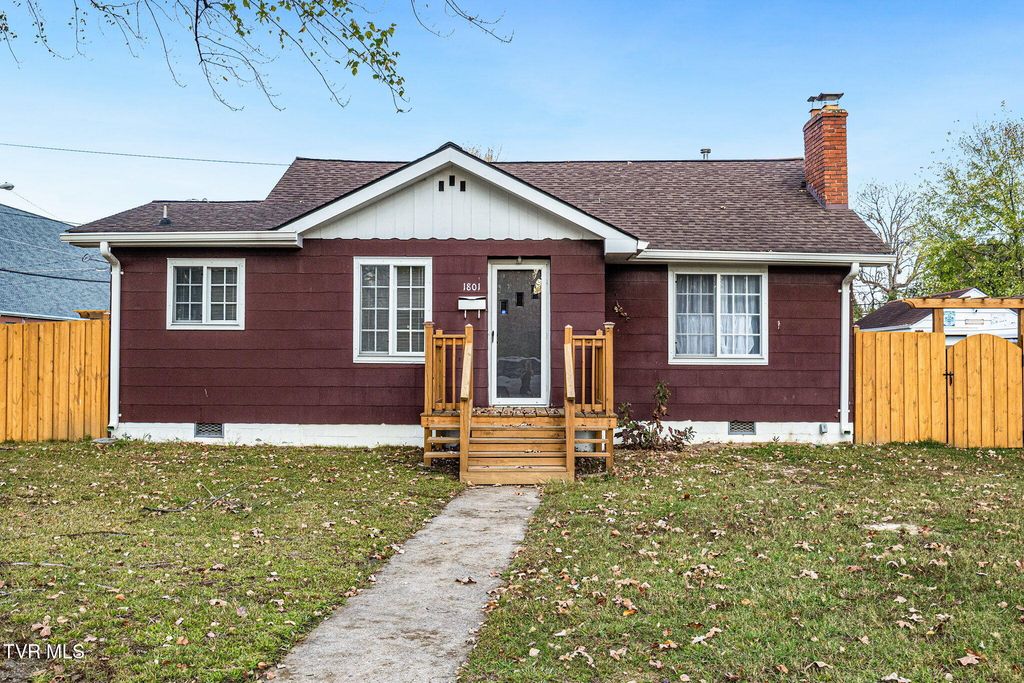 Photo of 1801 Fairoaks Road, Kingsport, TN 37664 (MLS # 9989820)