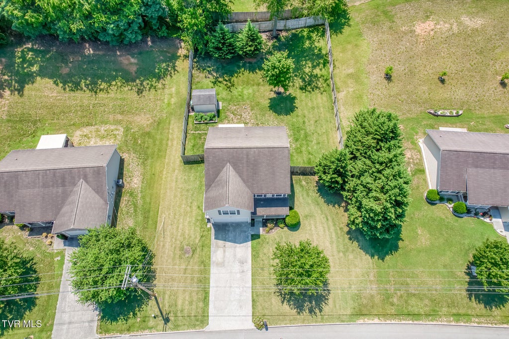 Photo of 394 Kings Road, Piney Flats, TN 37686 (MLS # 9998105)