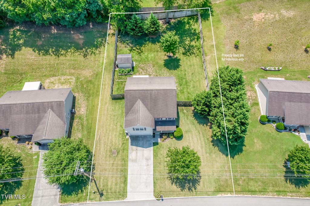 Photo of 394 Kings Road, Piney Flats, TN 37686 (MLS # 9998105)