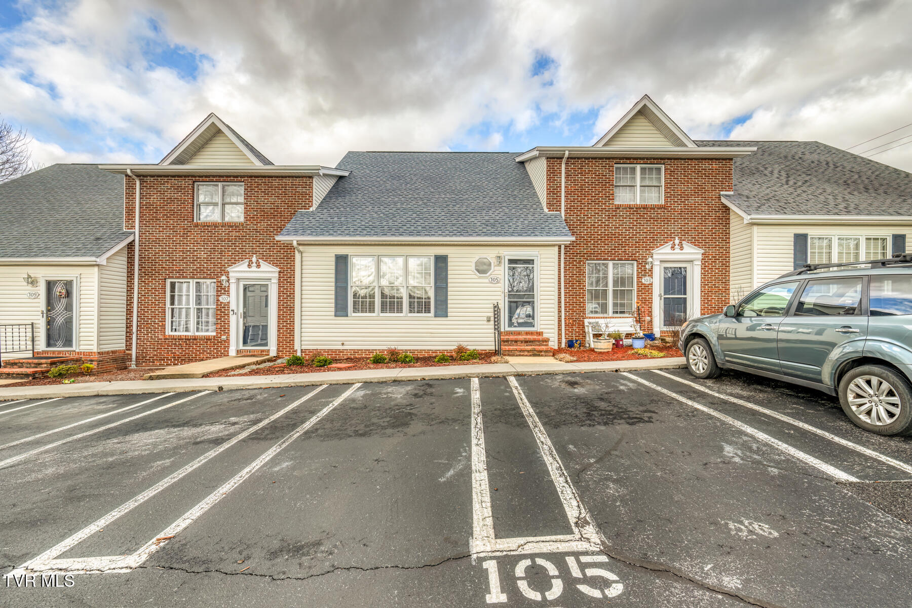 105 Rainbow Circle #105, Bristol, Virginia image 4